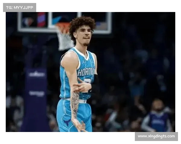 拉梅尔鲍尔三球传奇：从篮球新星到家庭文化符号的崛起之路